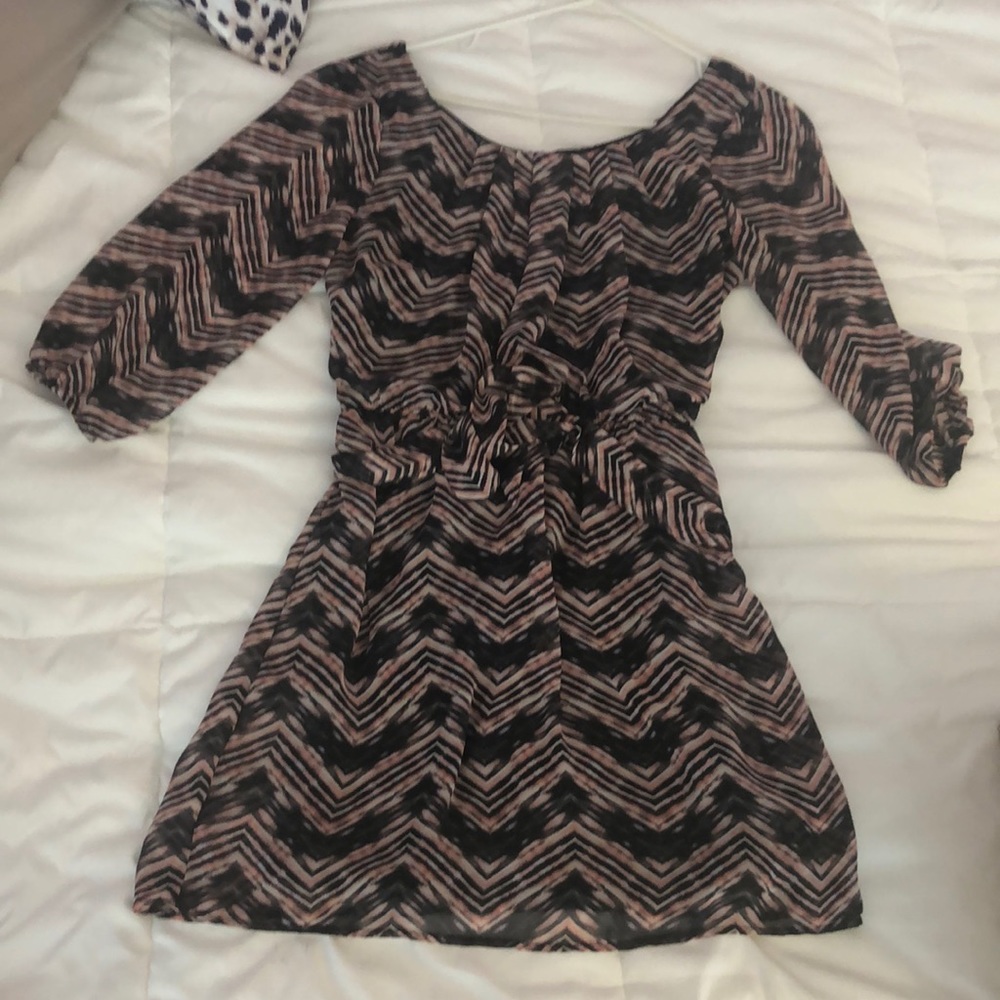 Mid sleeved dress
